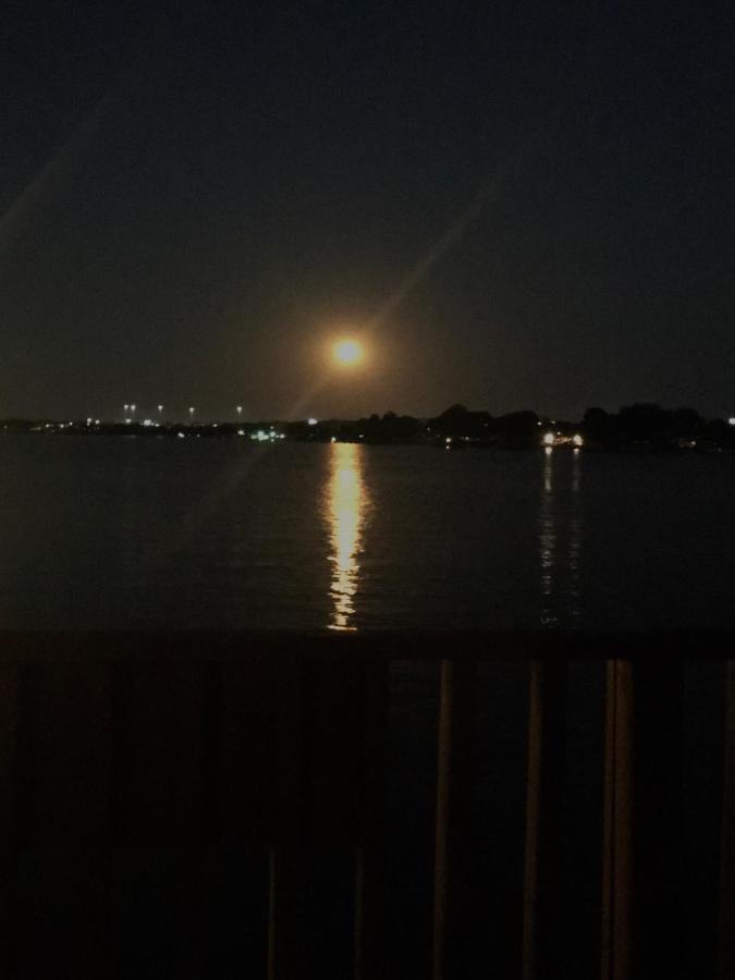 Blue Heron Bed And Breakfast On Lake Granbury Εξωτερικό φωτογραφία